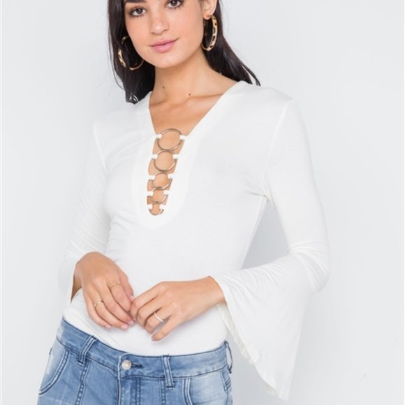 uniq usa Tops - Uniq Ivory Plunge Top